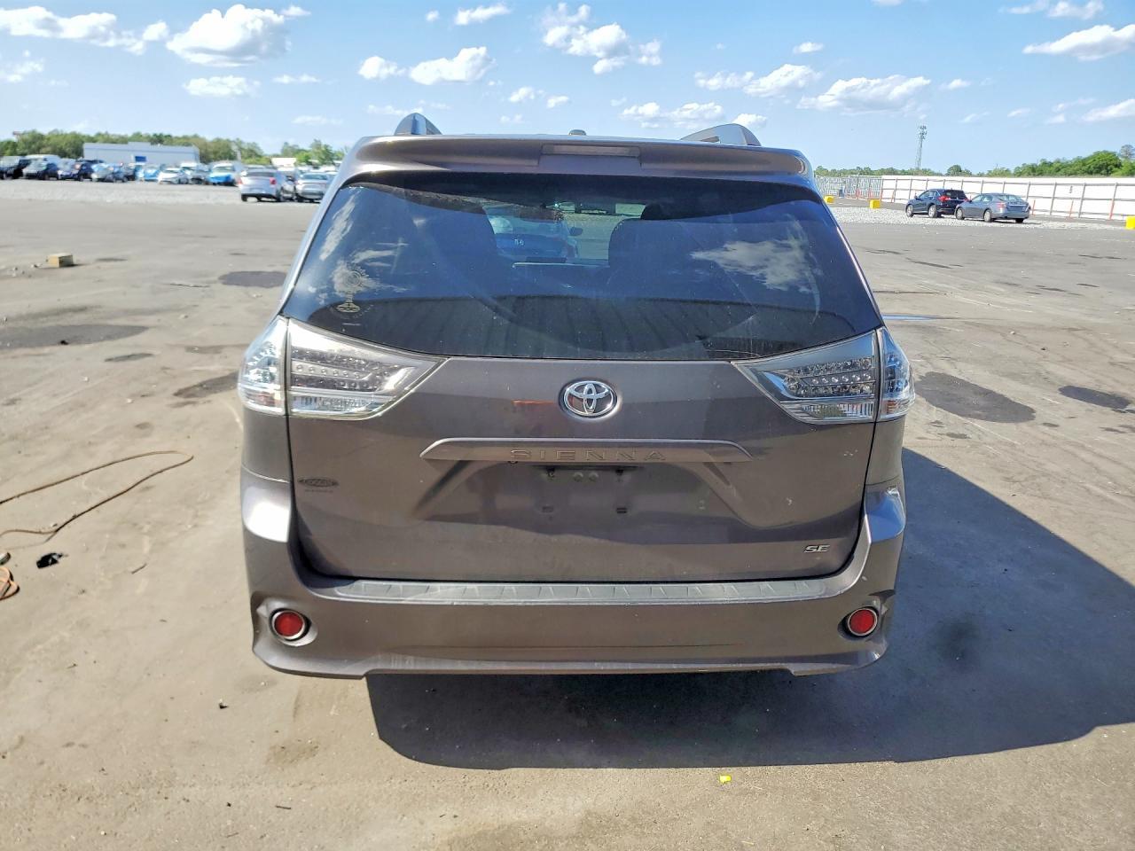 2012 TOYOTA SIENNA