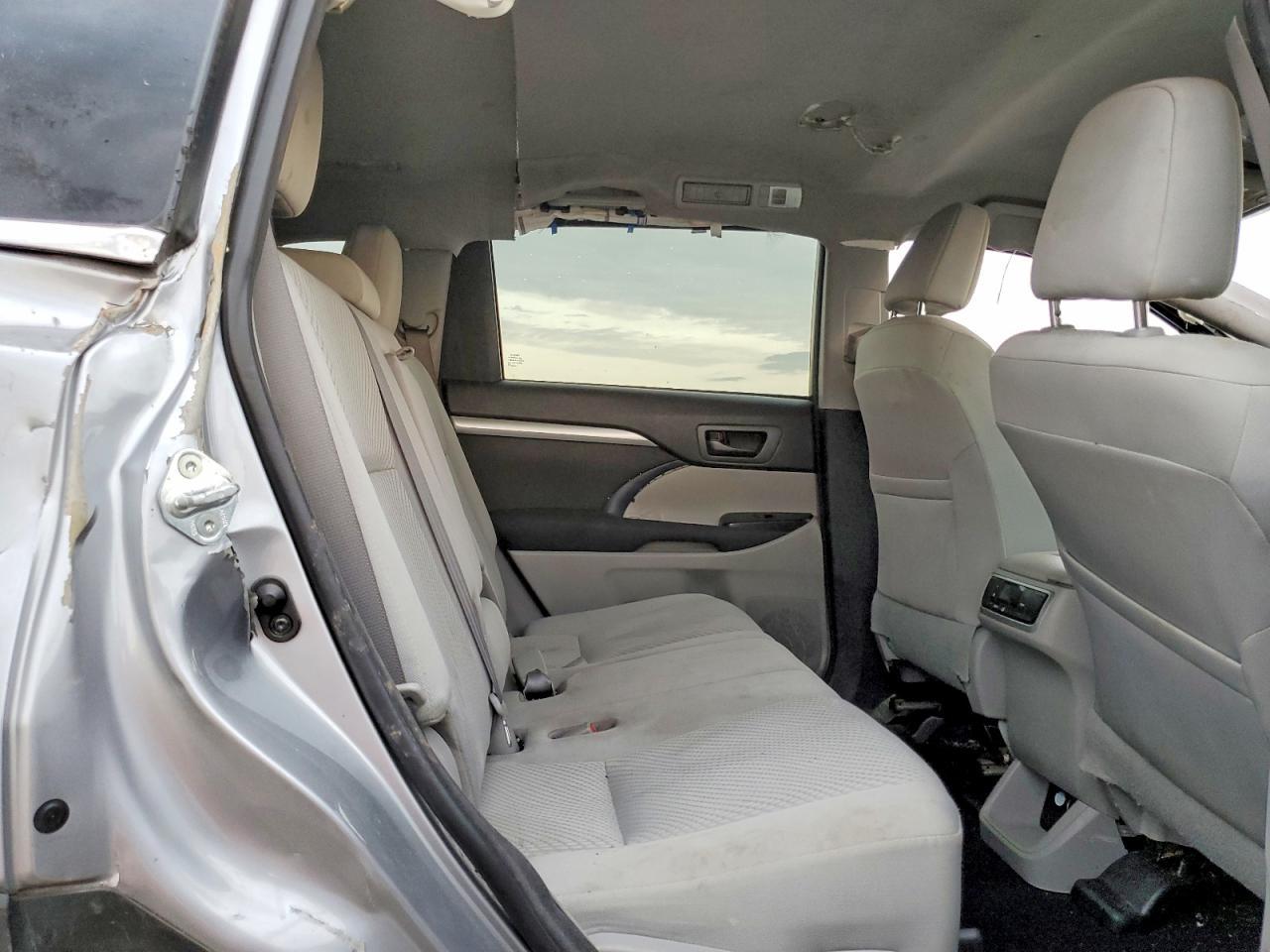 2016 TOYOTA HIGHLANDER