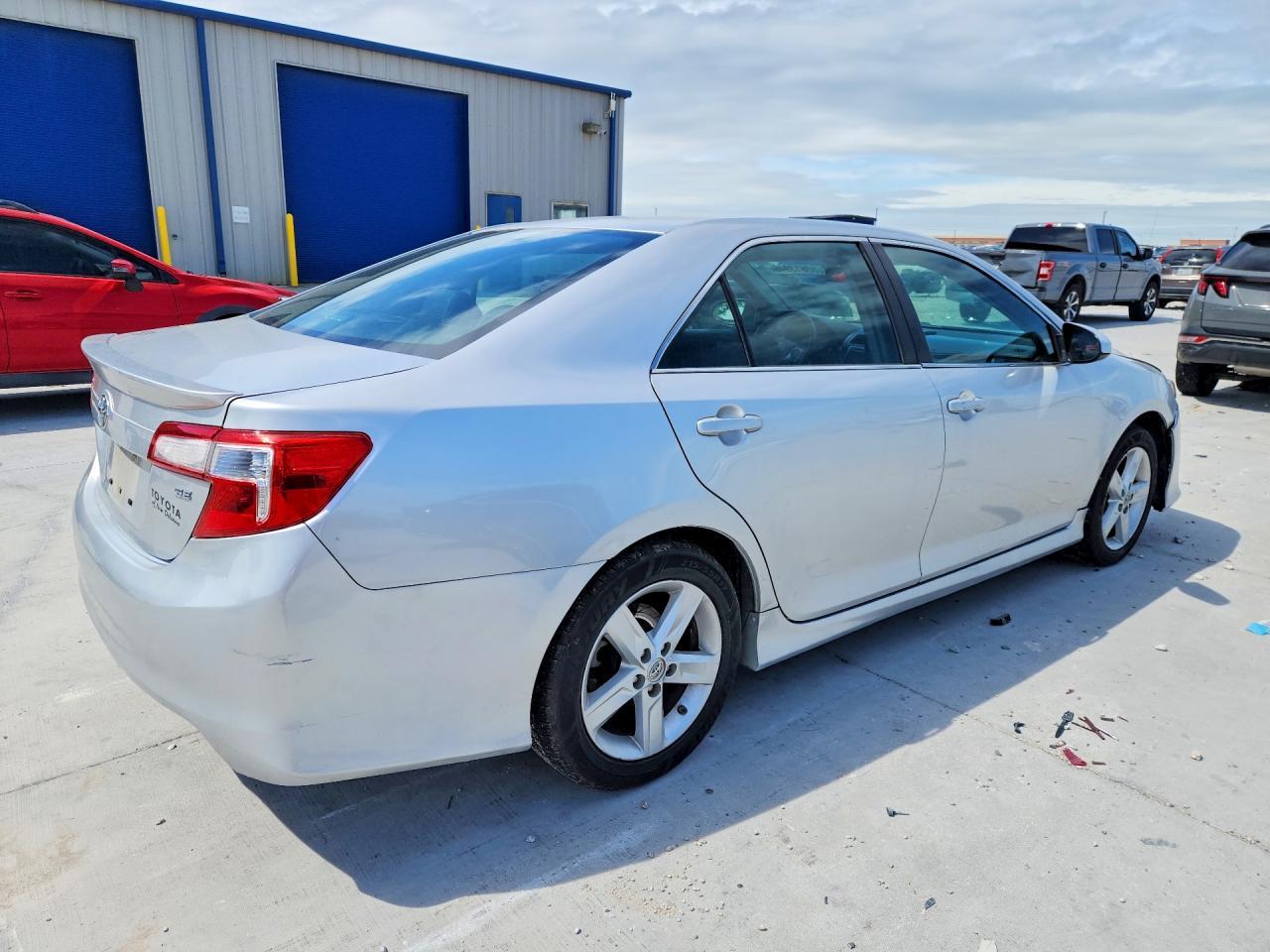 2013 TOYOTA CAMRY