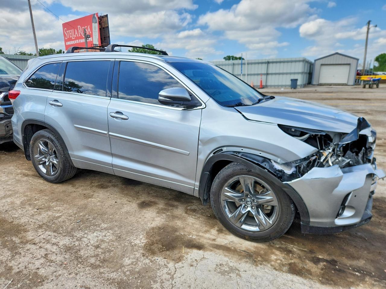 2017 TOYOTA HIGHLANDER