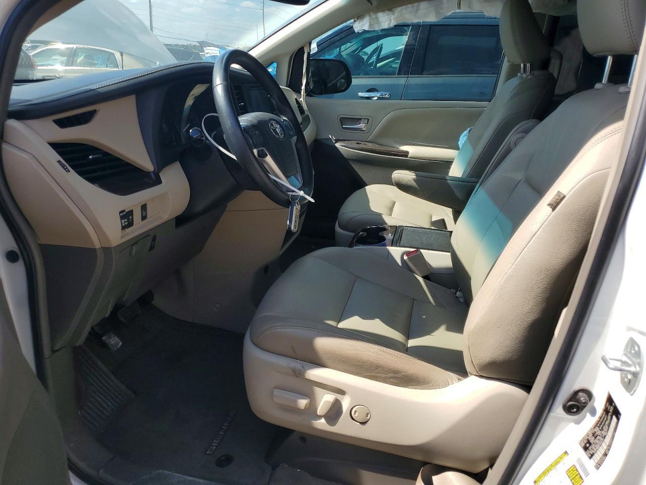 2017 TOYOTA SIENNA