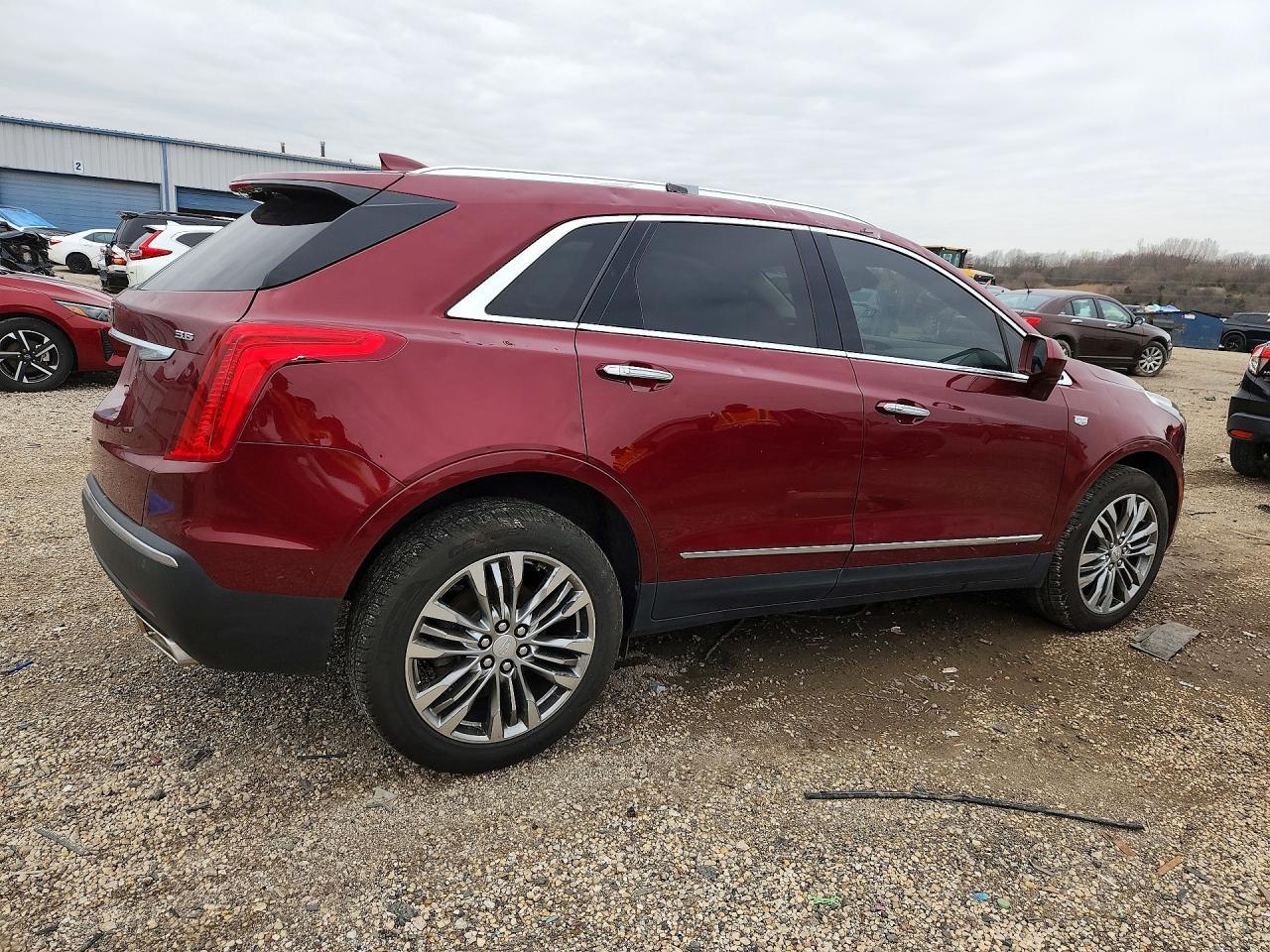 2017 CADILLAC XT5