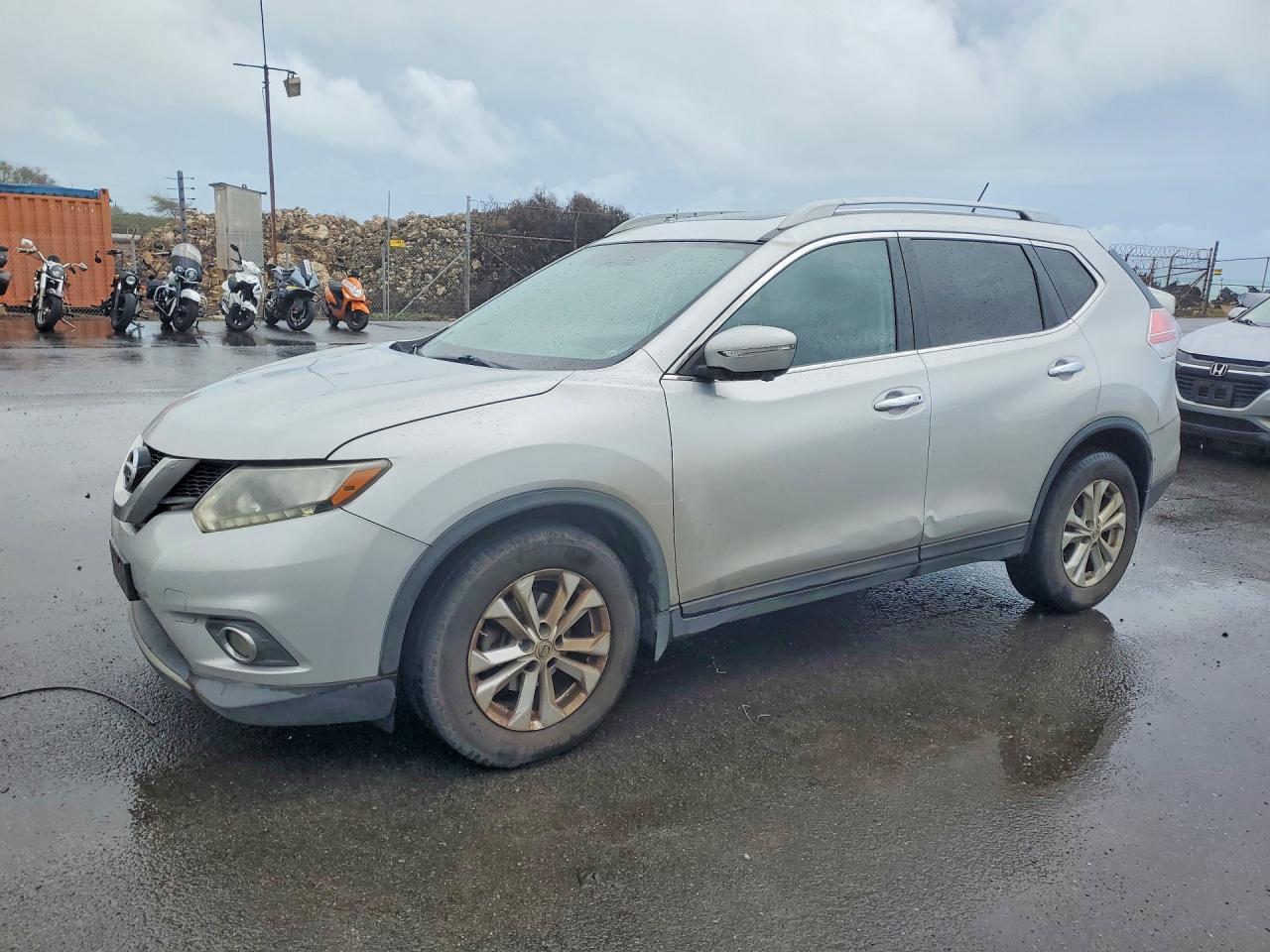2015 NISSAN ROGUE