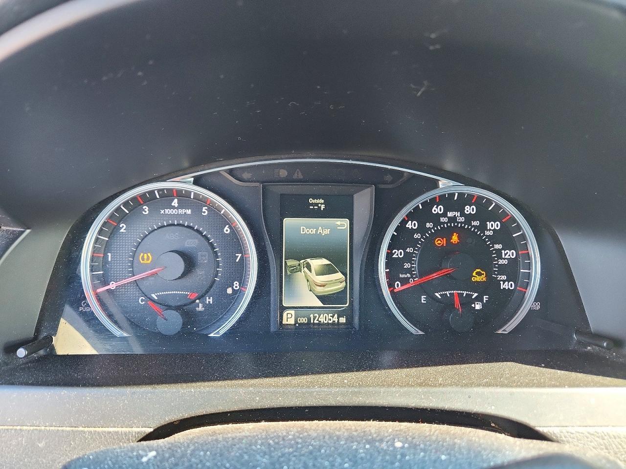 2016 TOYOTA CAMRY