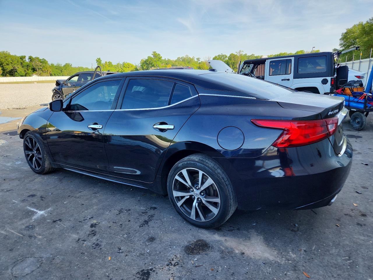 2017 NISSAN Maxima