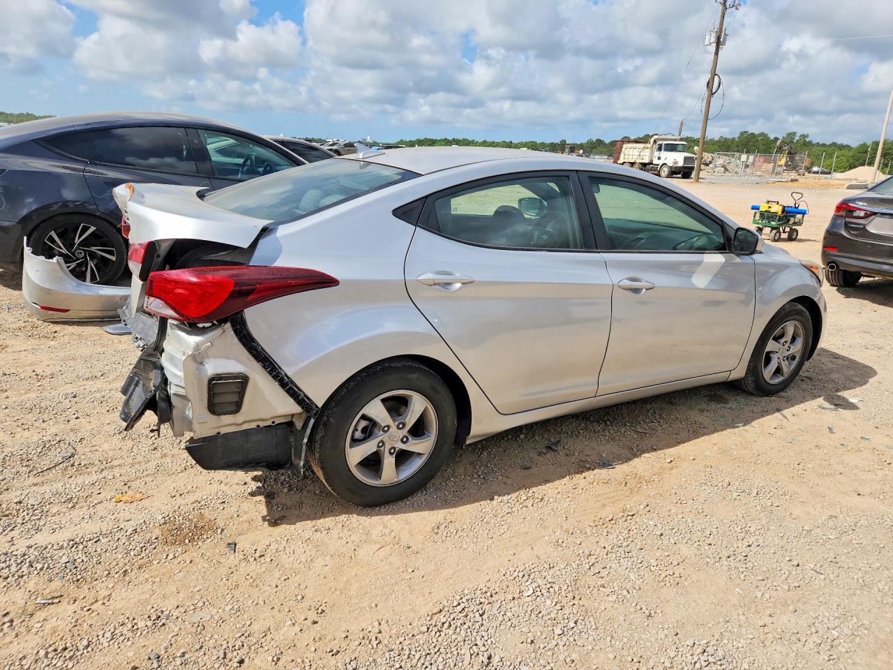 2015 HYUNDAI ELANTRA