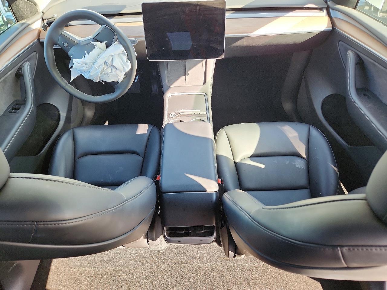 2025 TESLA MODEL Y