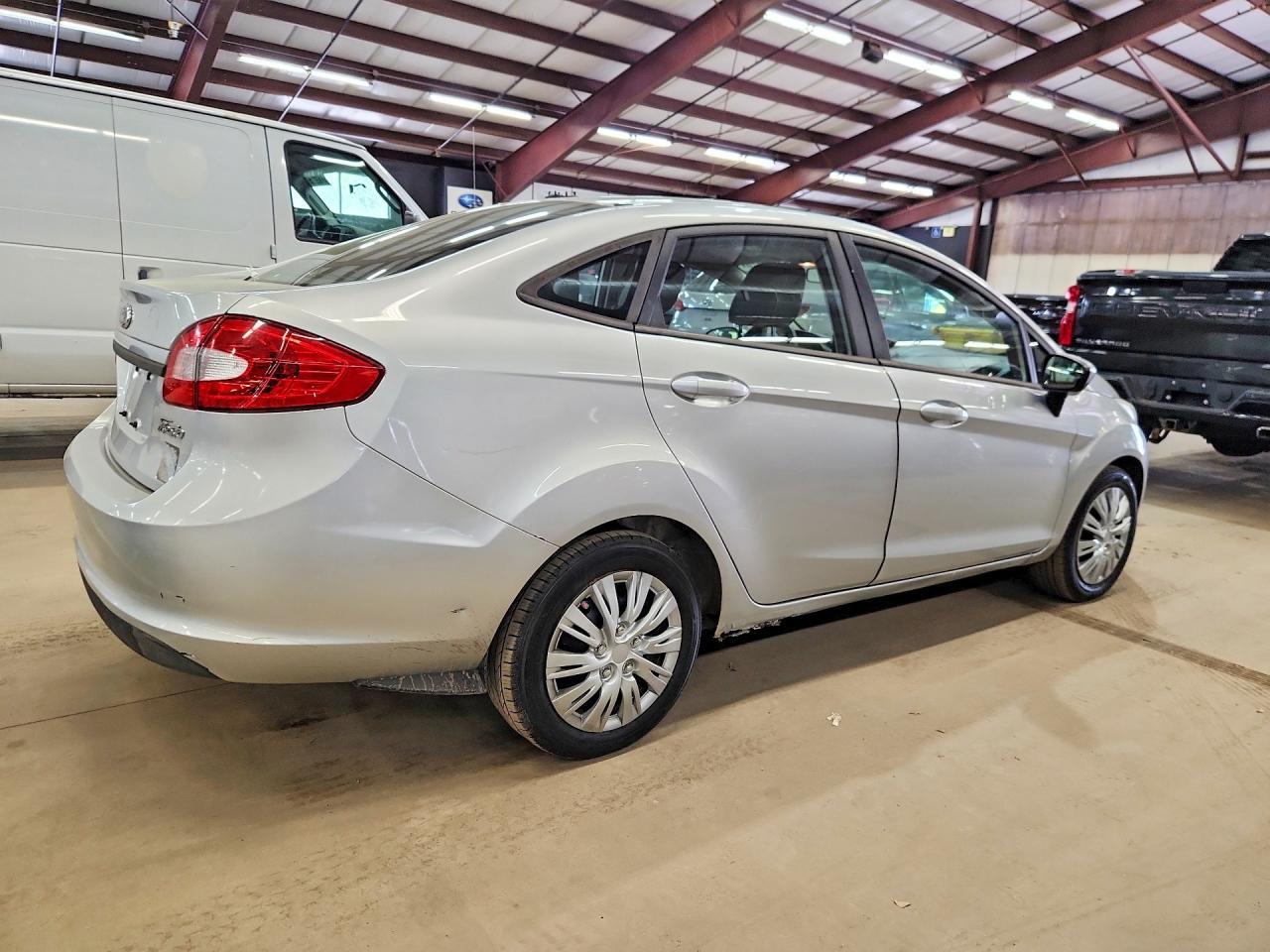 2013 FORD Fiesta