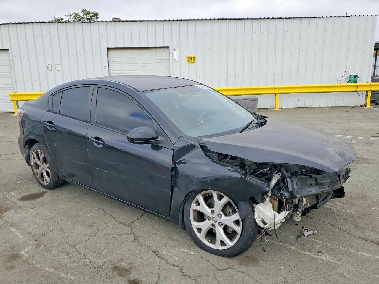 2013 MAZDA 3