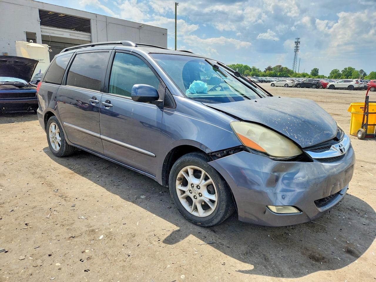 2006 TOYOTA SIENNA