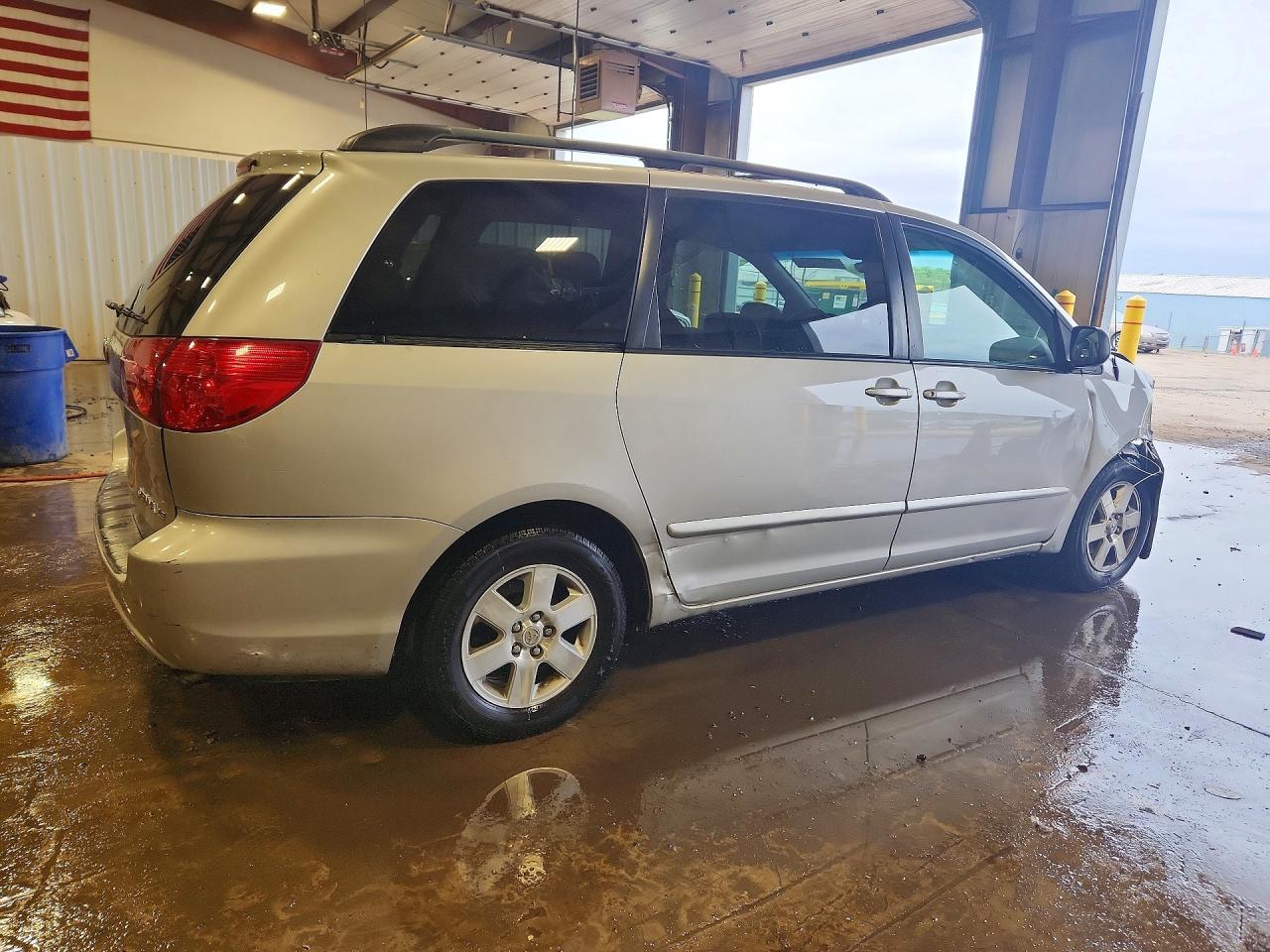 2006 TOYOTA SIENNA