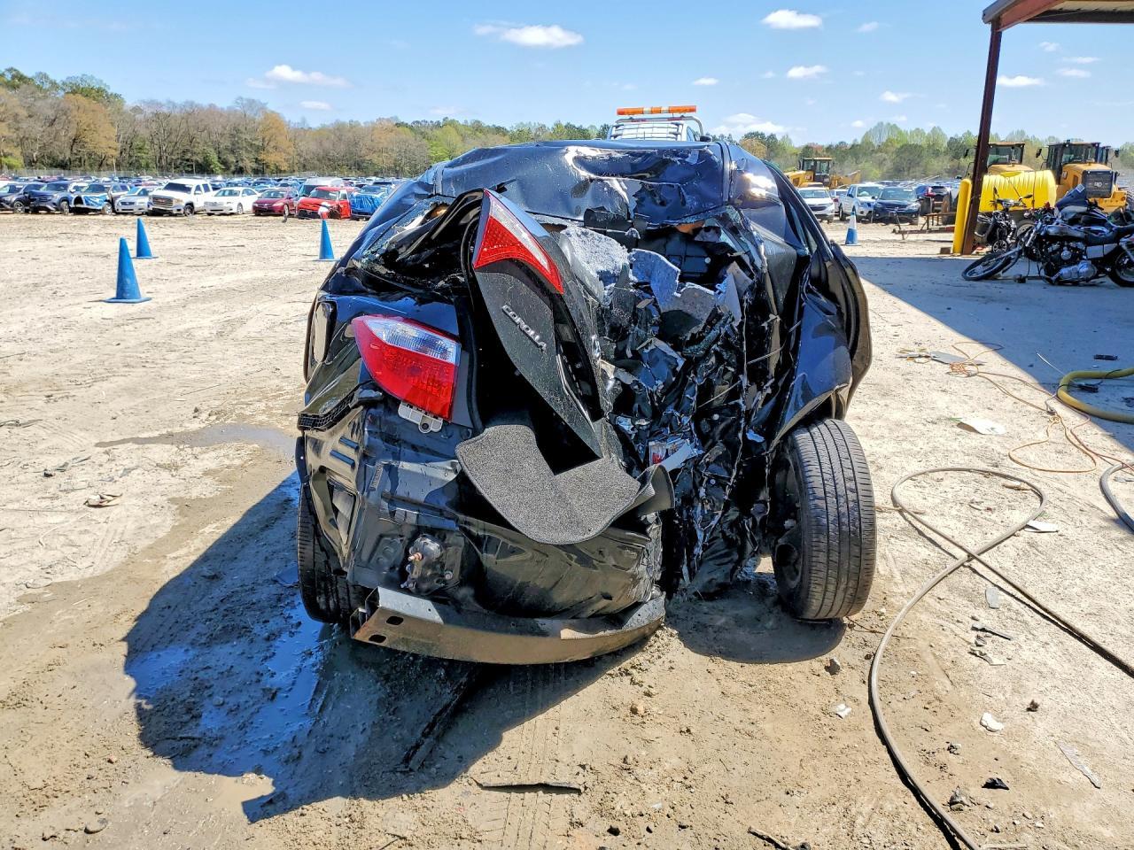 2015 TOYOTA COROLLA