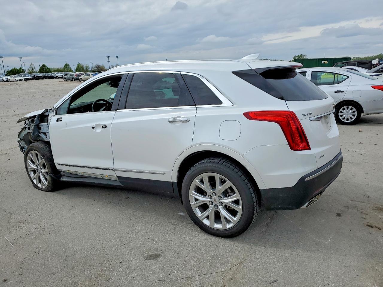 2017 CADILLAC XT5