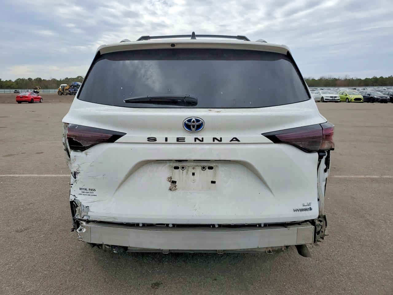 2024 TOYOTA SIENNA