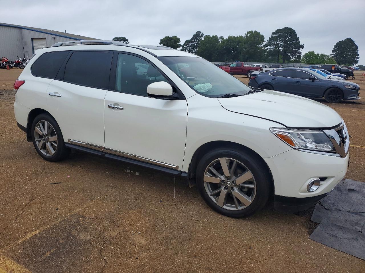 2015 NISSAN PATHFINDER