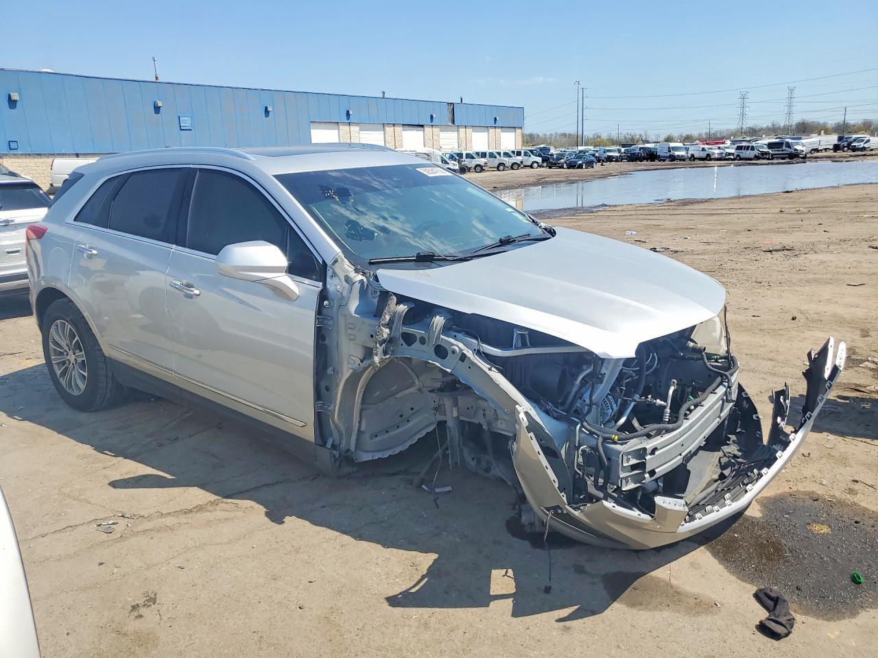 2017 CADILLAC XT5