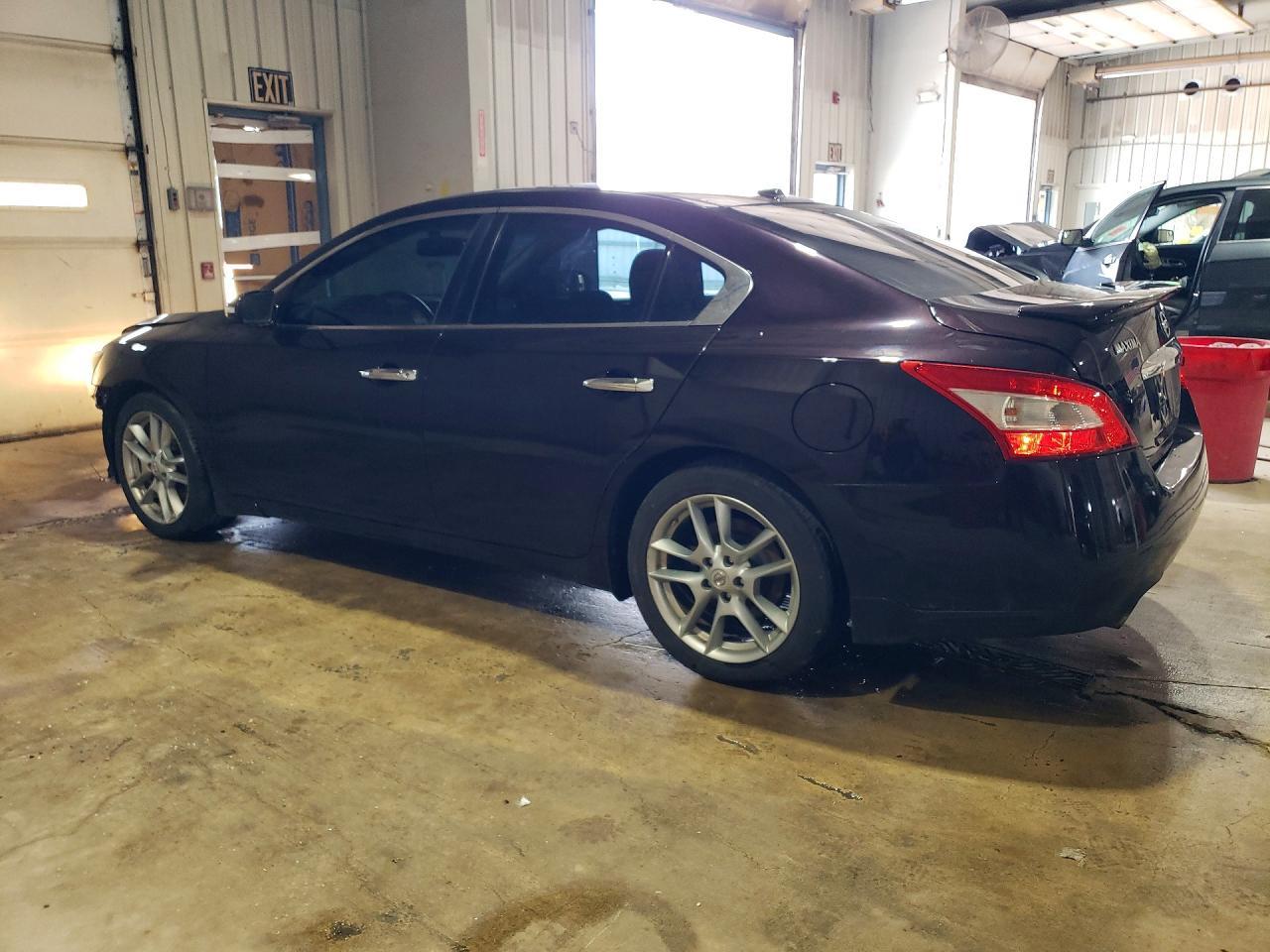 2010 NISSAN Maxima