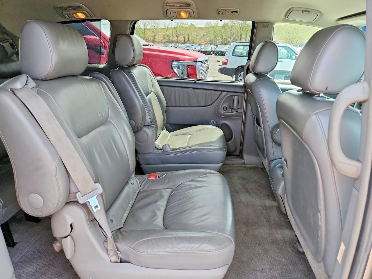 2005 TOYOTA SIENNA
