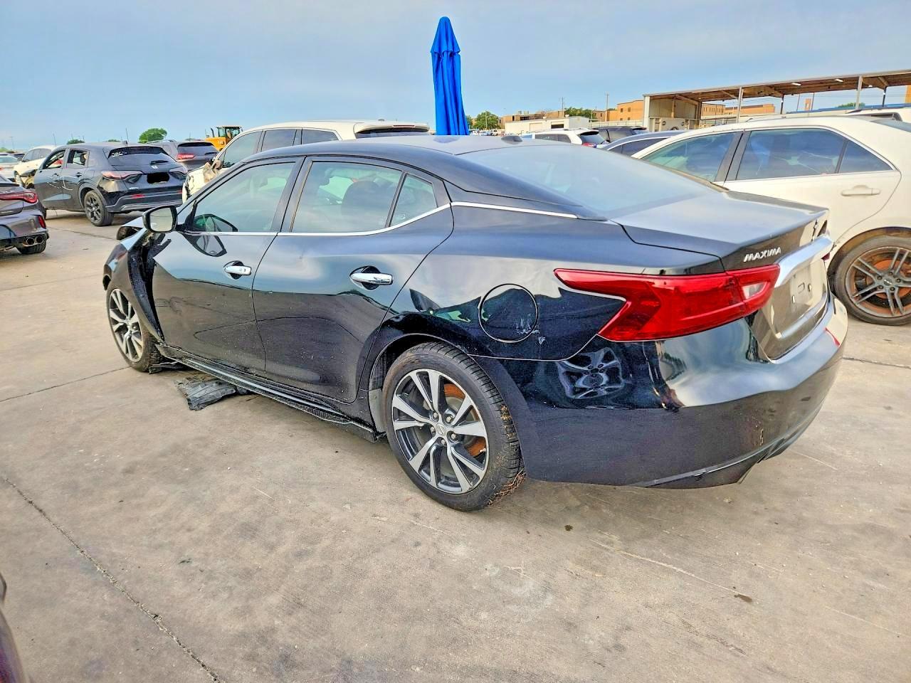 2016 NISSAN Maxima