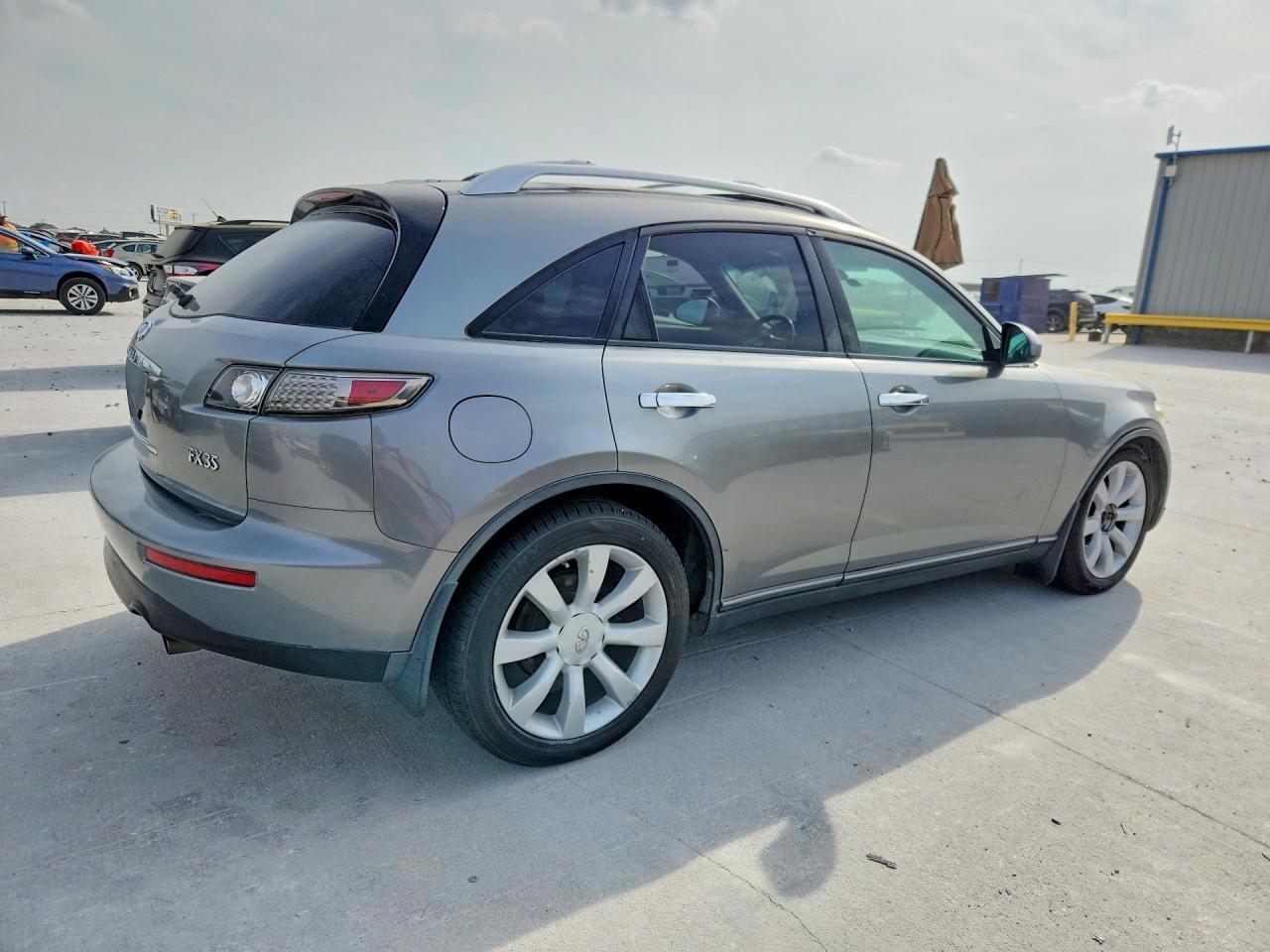 2005 INFINITI FX35