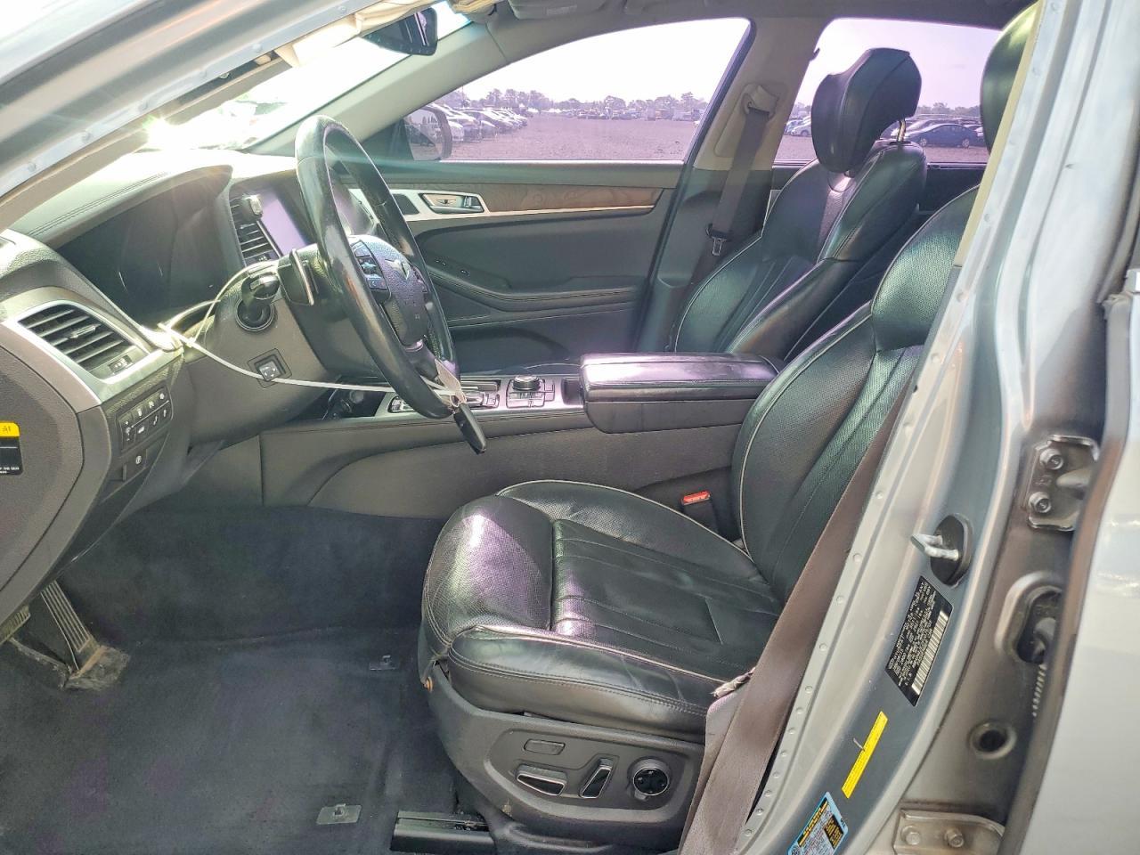 2015 HYUNDAI GENESIS