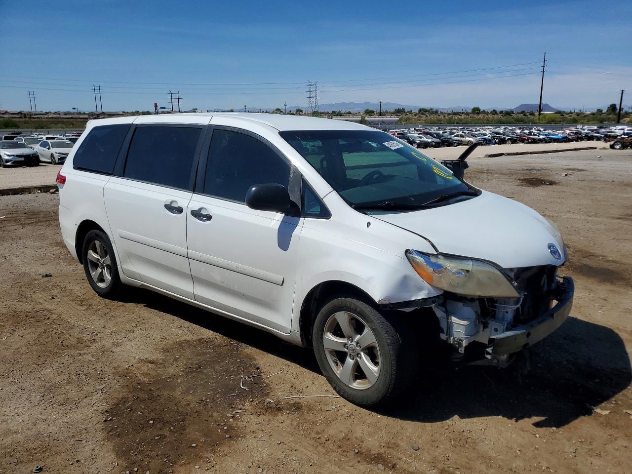 2012 TOYOTA SIENNA