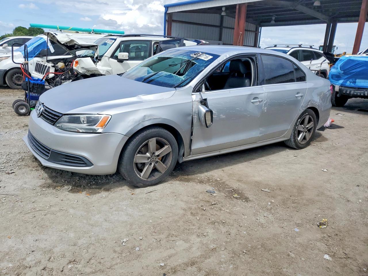 2013 VOLKSWAGEN JETTA