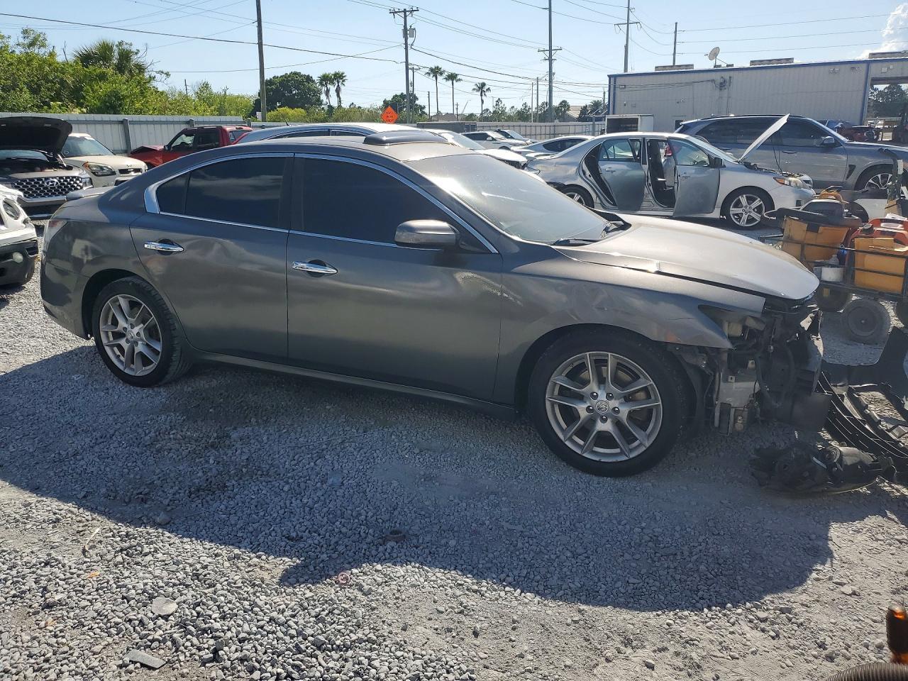 2014 NISSAN Maxima