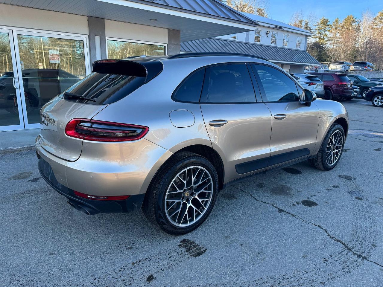 2015 PORSCHE Macan