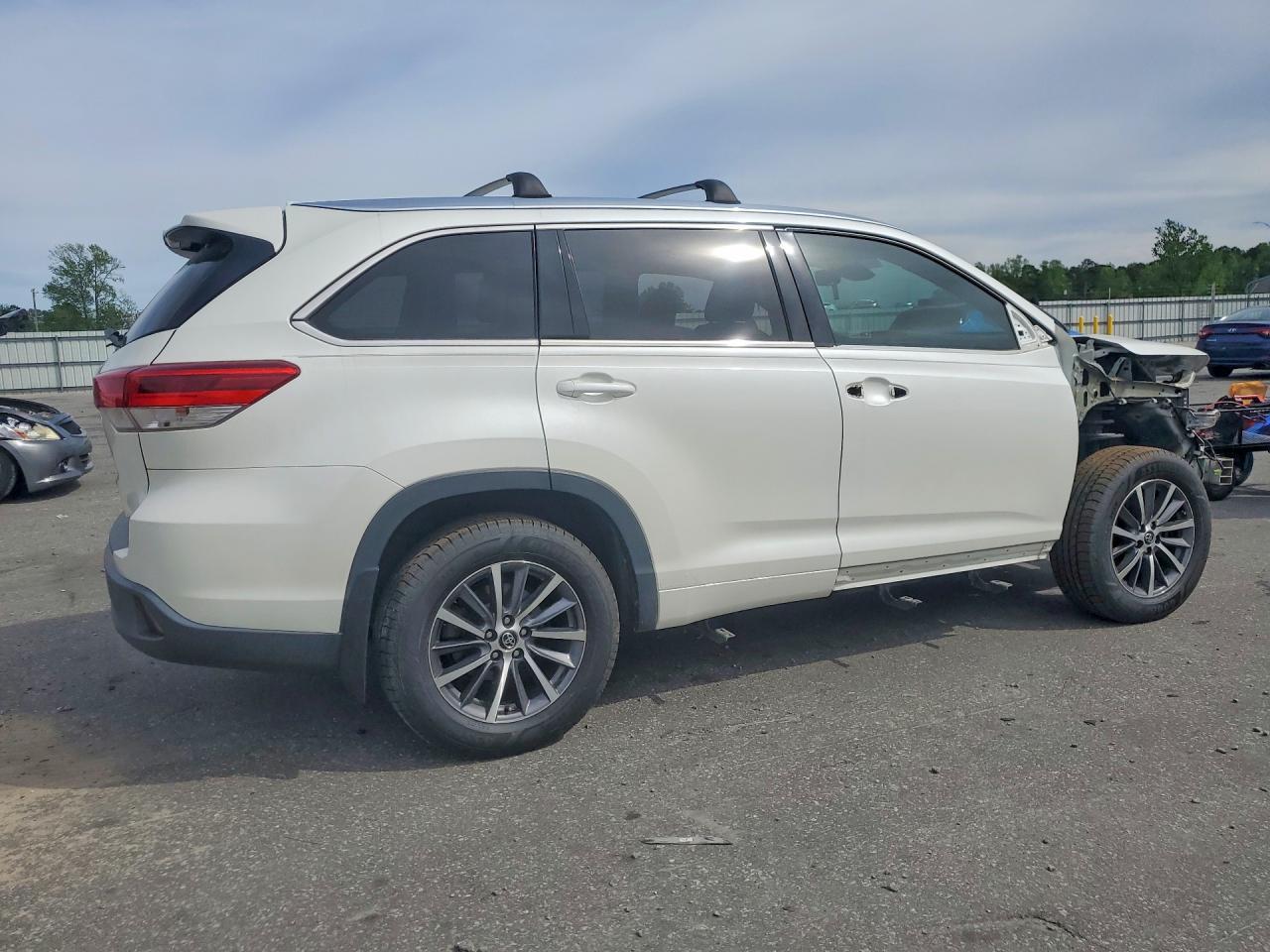 2018 TOYOTA HIGHLANDER