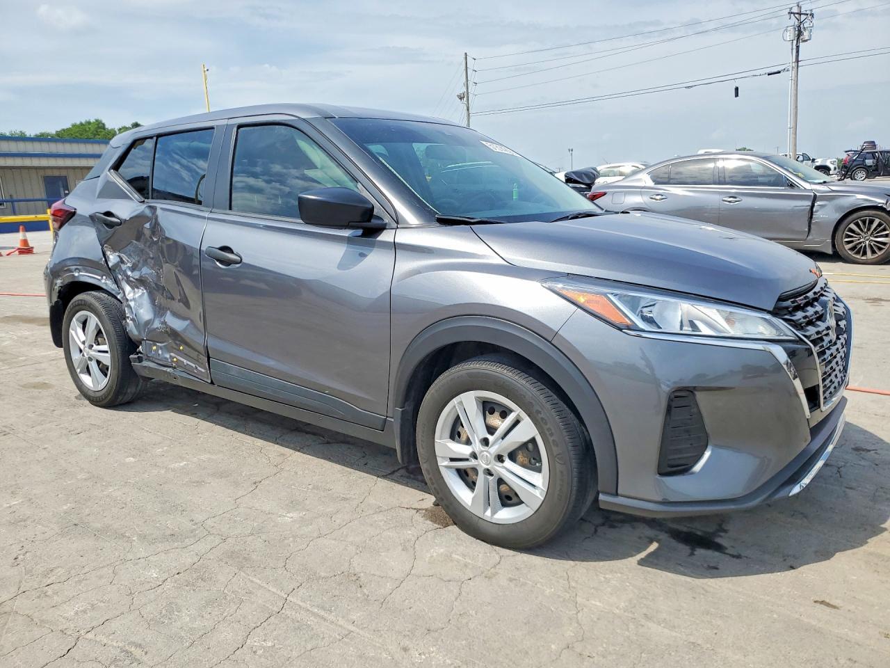 2022 NISSAN KICKS