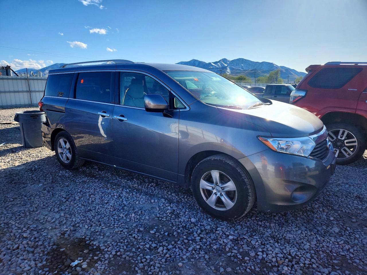 2017 NISSAN Quest