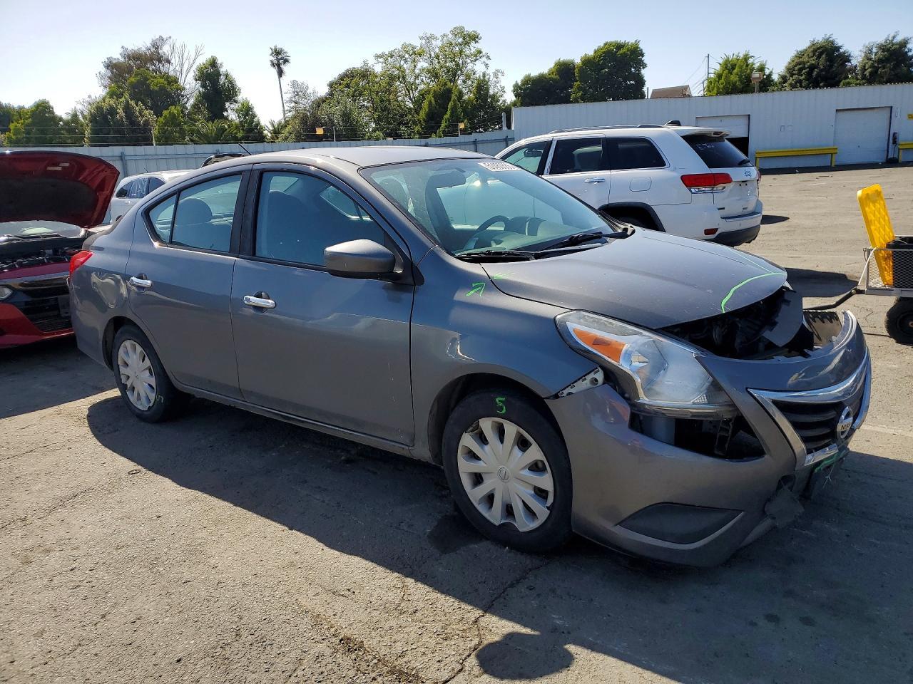 2018 NISSAN VERSA