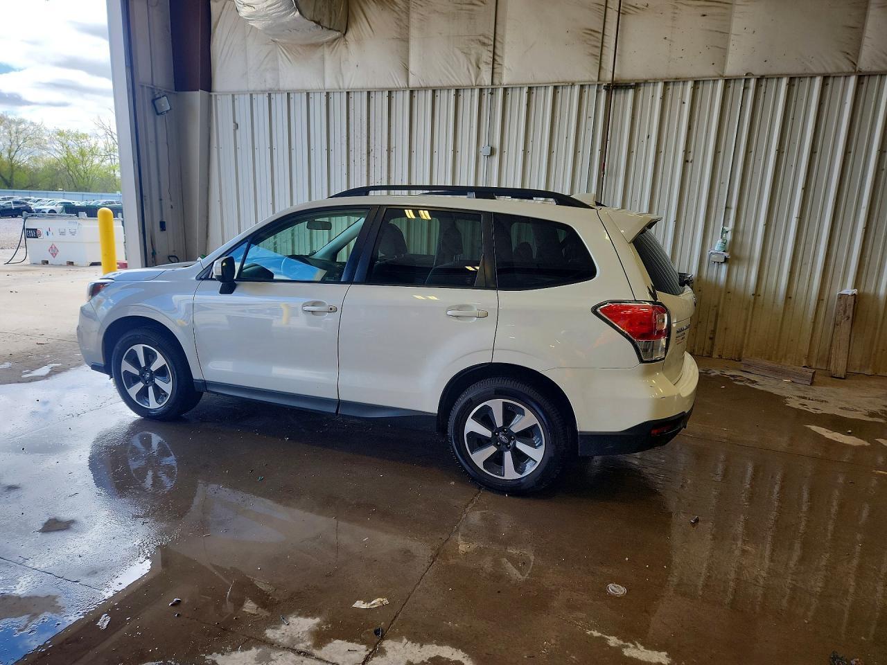 2017 SUBARU FORESTER