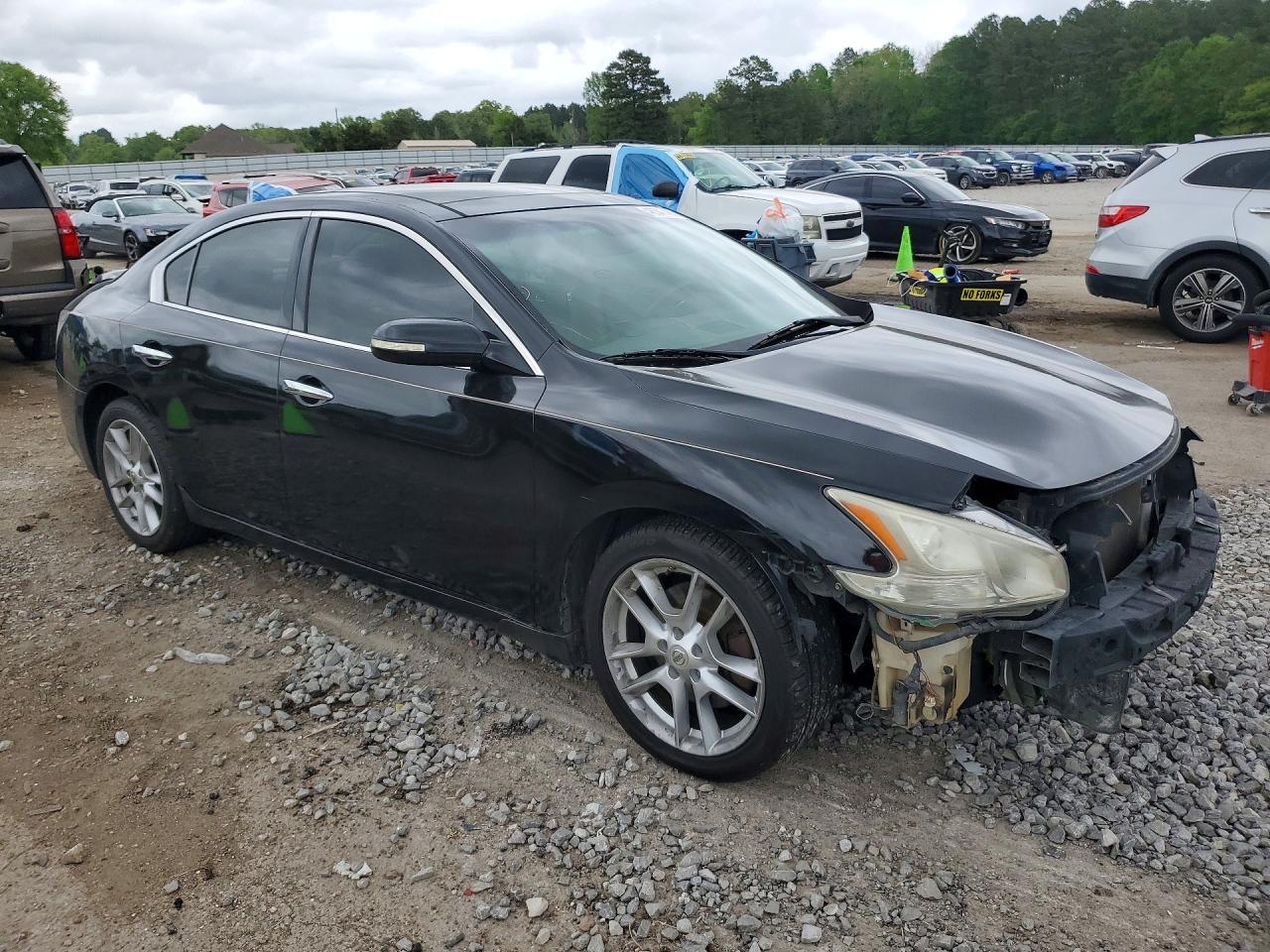 2010 NISSAN Maxima