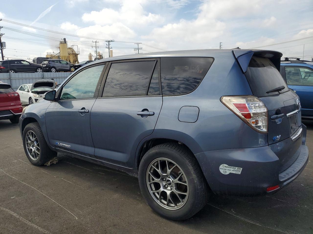2013 TOYOTA RAV4