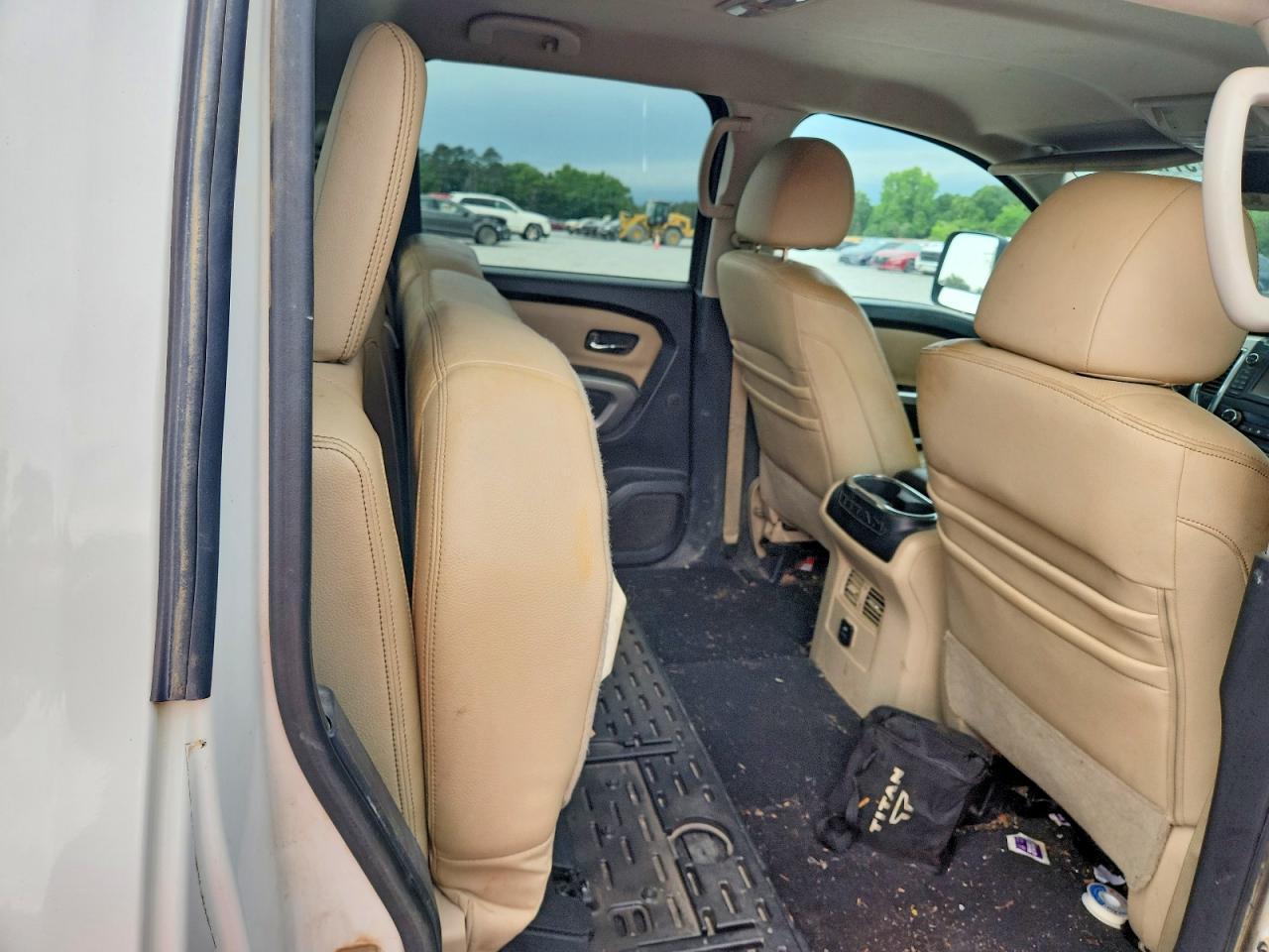 2016 NISSAN Titan