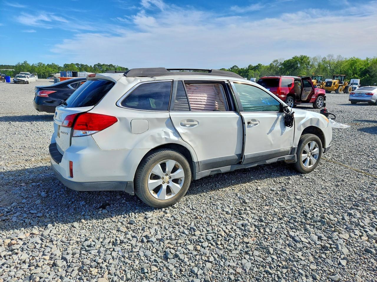 2010 SUBARU Outback