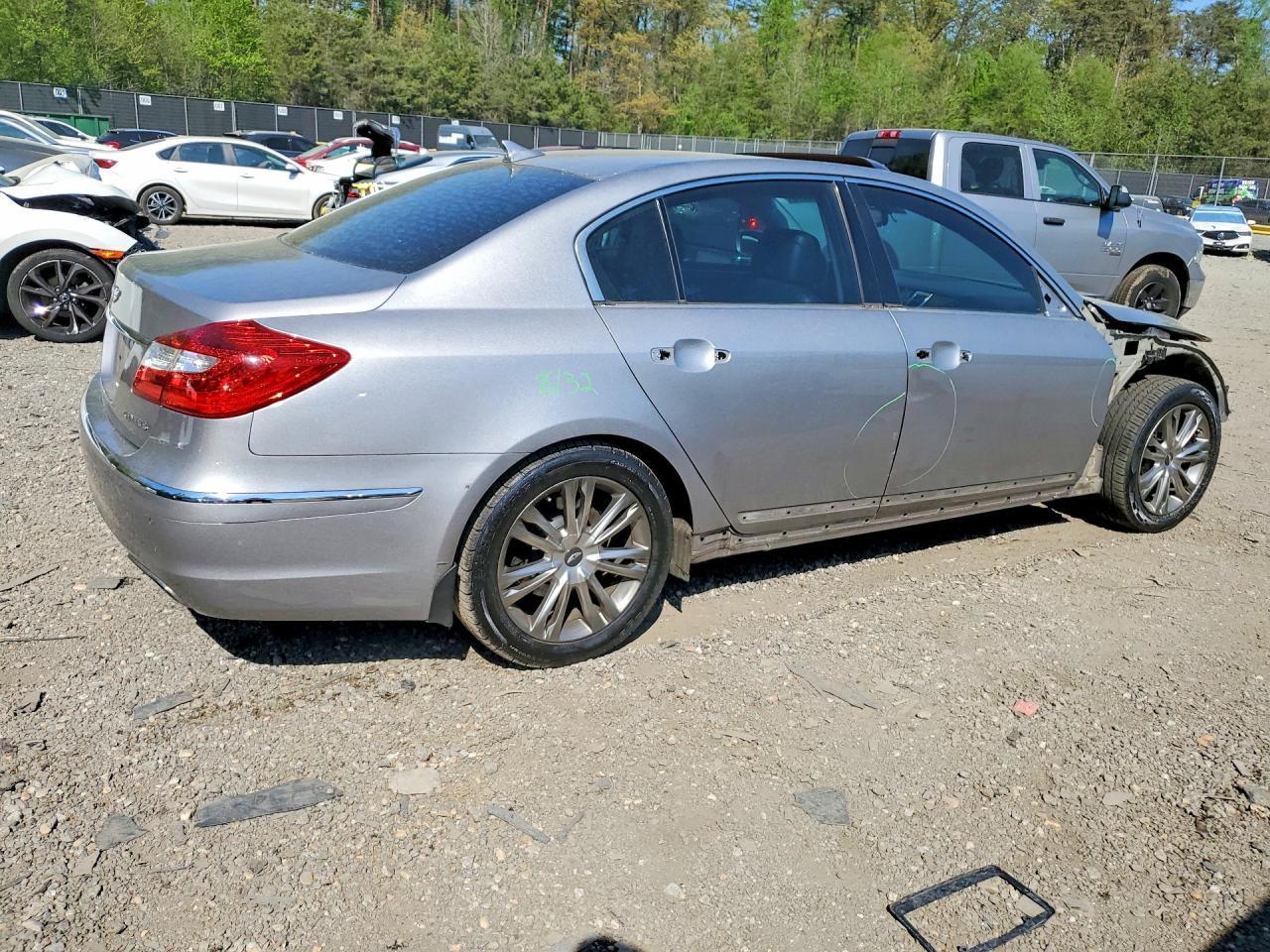 2012 HYUNDAI GENESIS