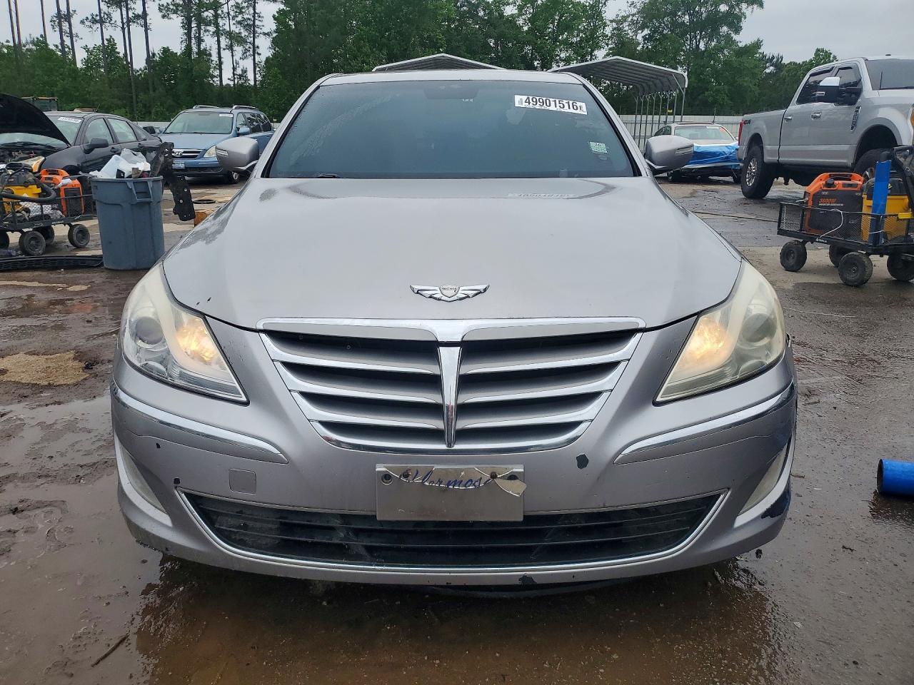 2013 HYUNDAI GENESIS