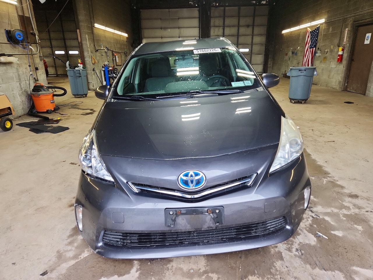 2013 TOYOTA PRIUS V