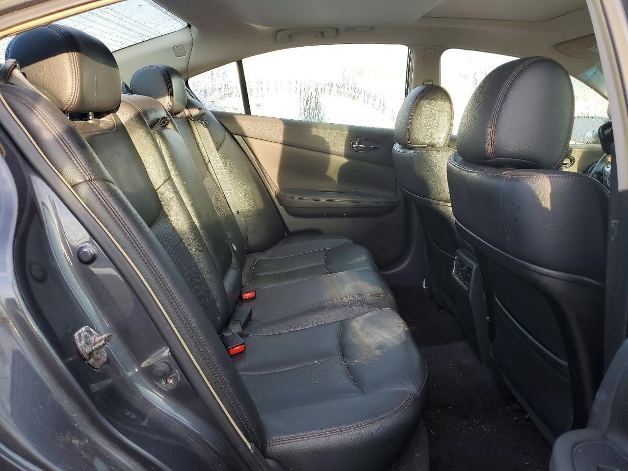 2010 NISSAN Maxima