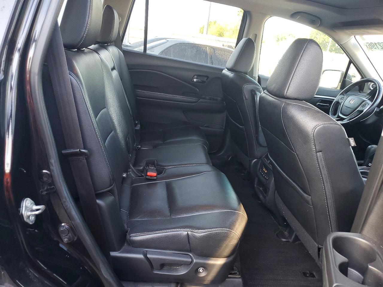 2017 HONDA PILOT