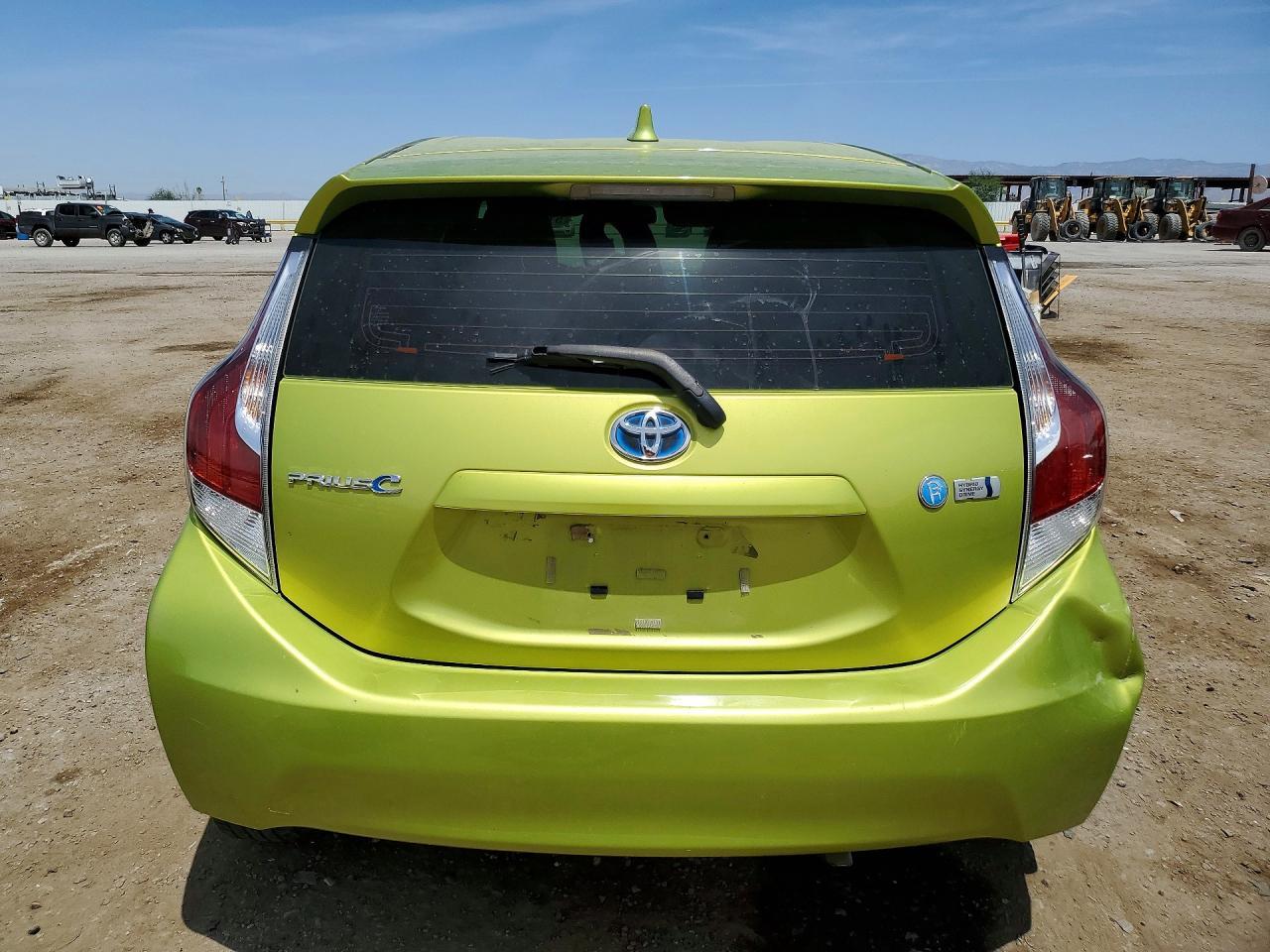 2016 TOYOTA Prius c