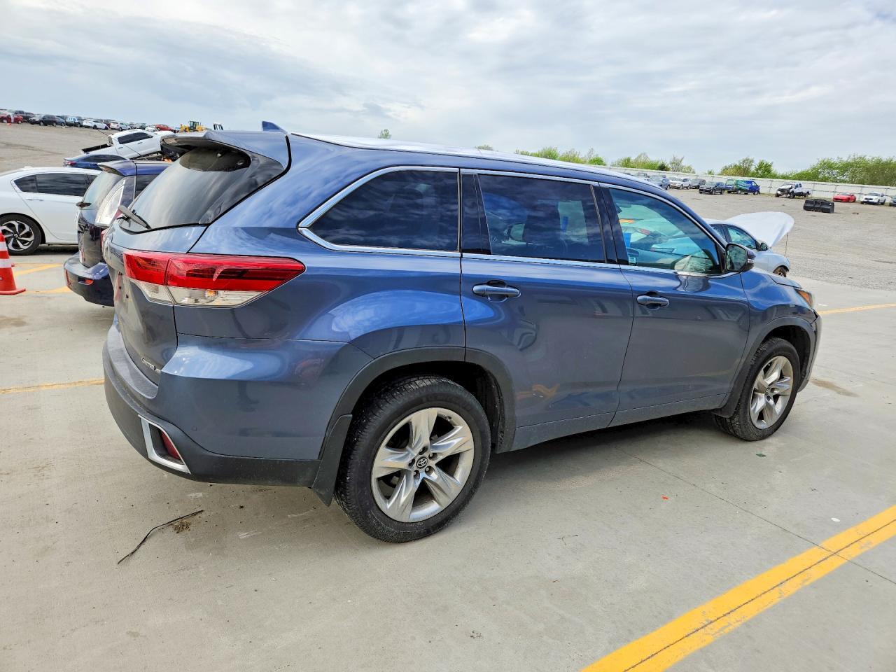 2019 TOYOTA HIGHLANDER