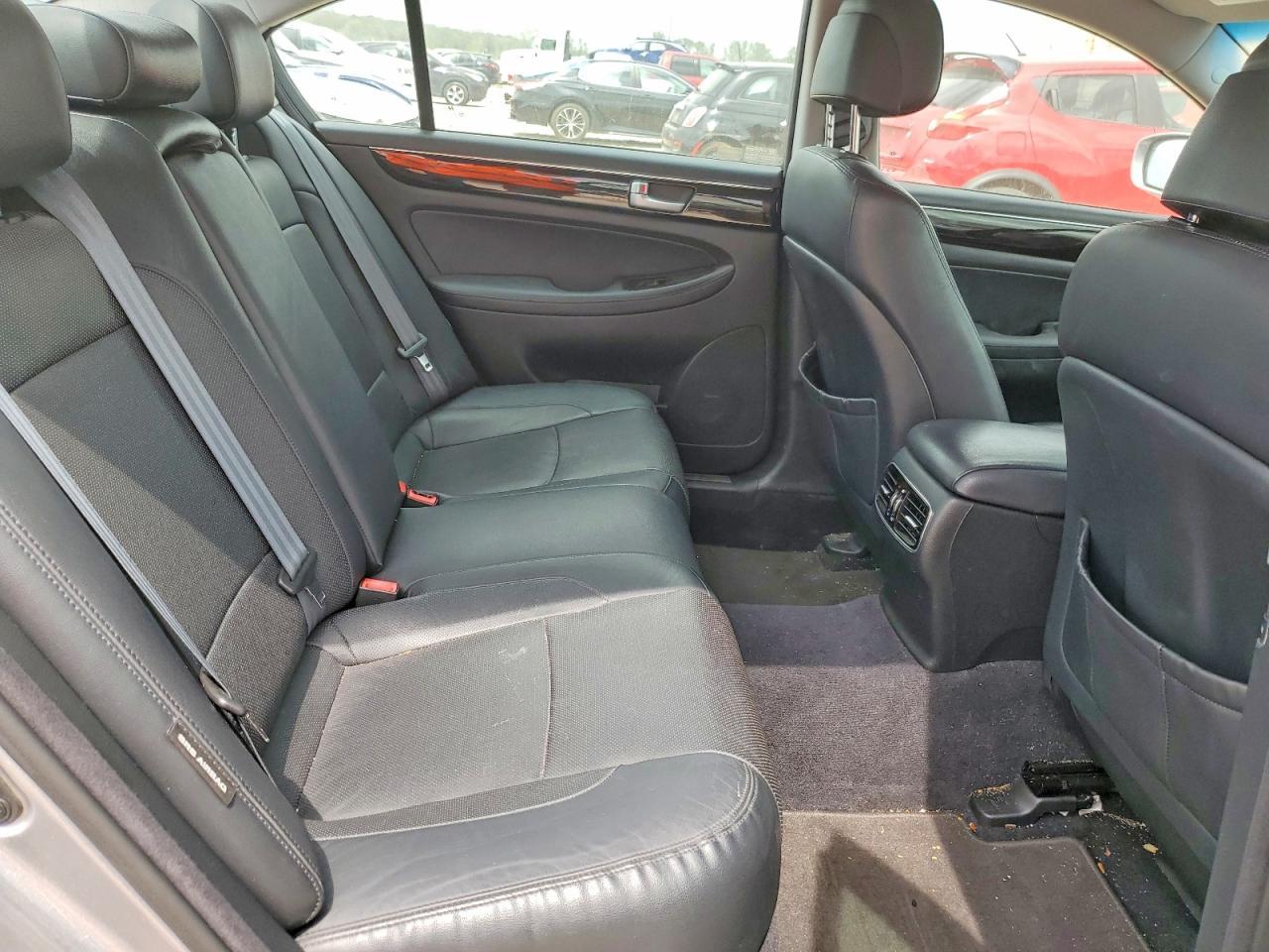 2013 HYUNDAI GENESIS