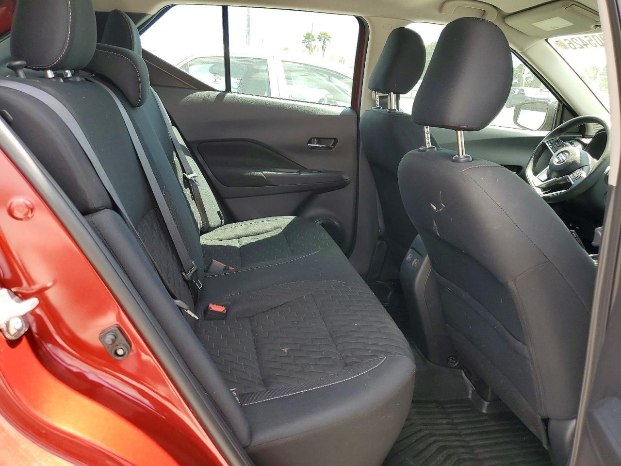 2021 NISSAN KICKS