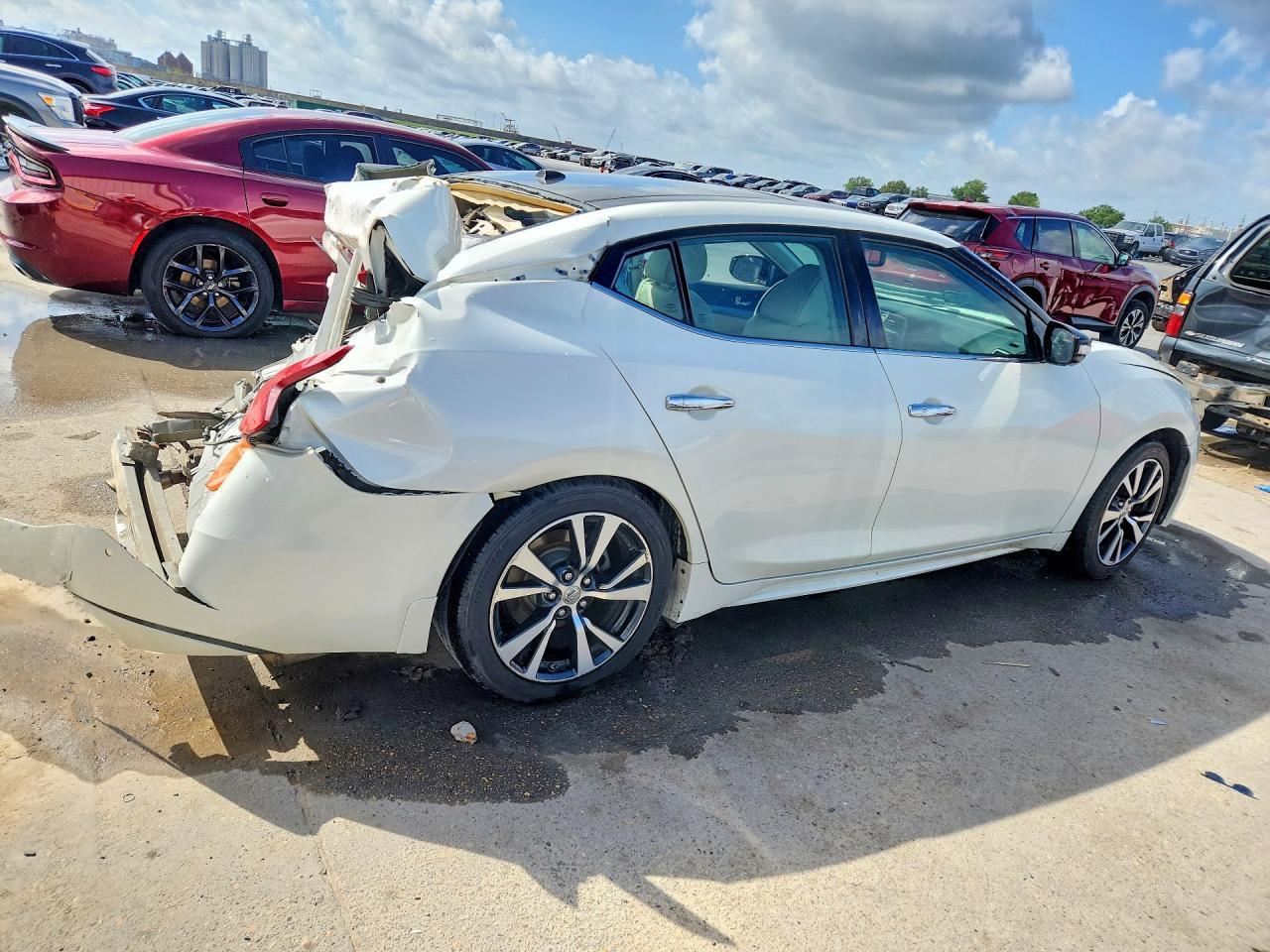 2017 NISSAN Maxima
