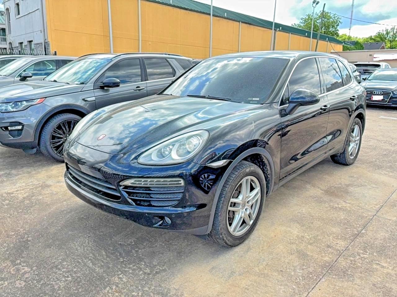 2014 PORSCHE CAYENNE