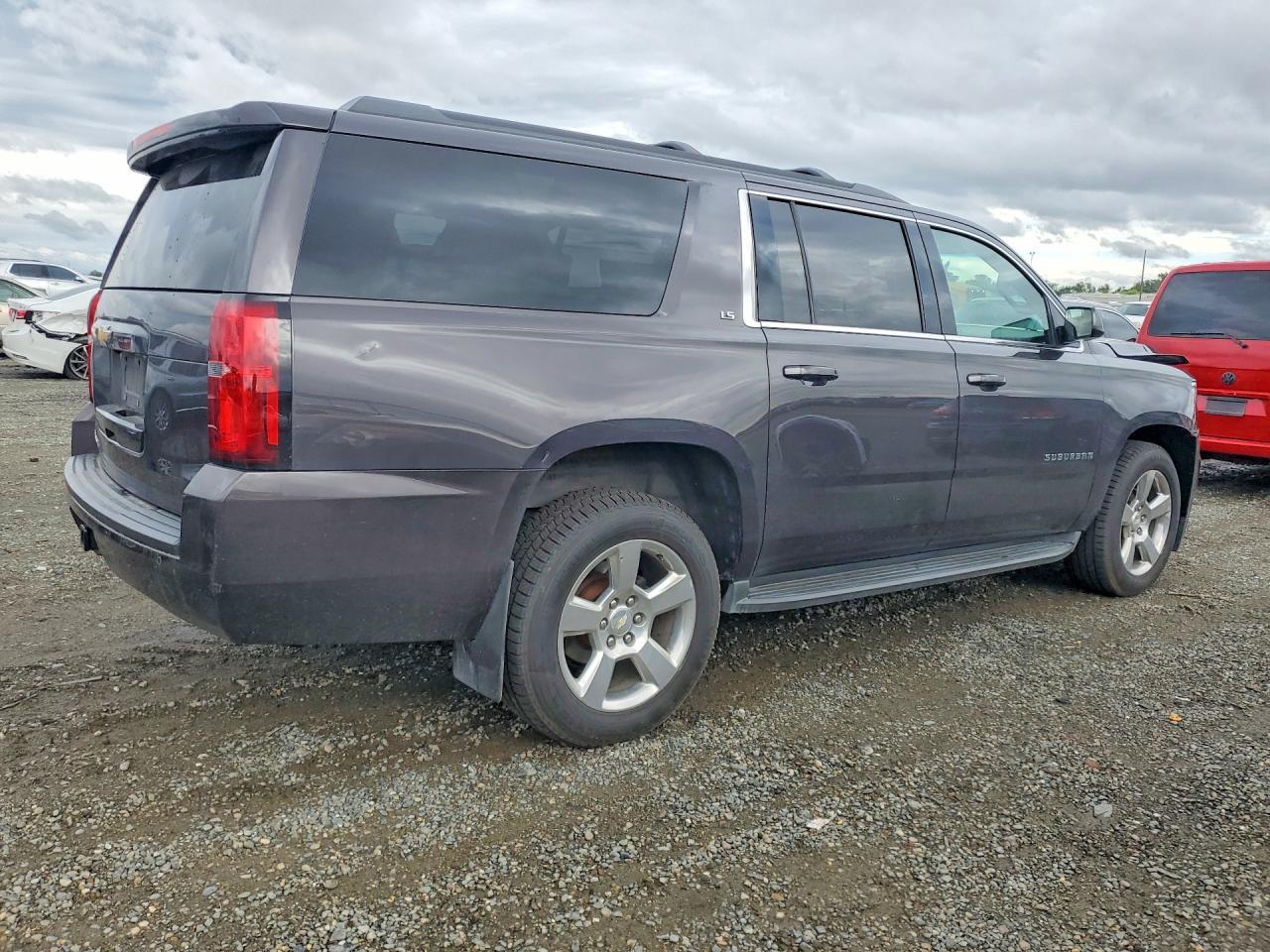 2016 CHEVROLET Suburban